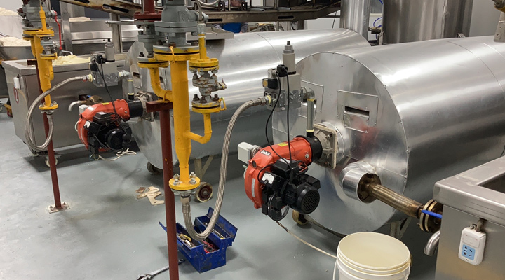 燃燒器正常著火后突然排出大量濃煙是怎么回事？